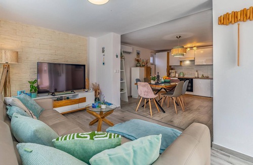 Kavran House | Beautiful home in Kavran with kitchen
