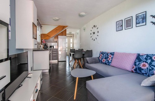 Cokuni House | Beautiful home in Krnica with WiFi
