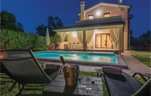 Pinezici House | Beautiful Home In Krvavici