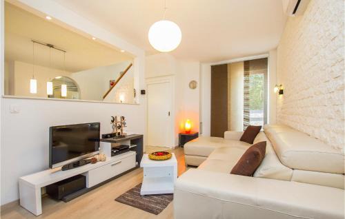 Snasici House | Beautiful Home In Labin With Sauna