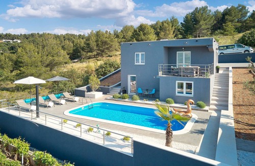 Mastrinka House | Beautiful home in Mastrinka