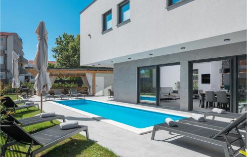Medulin House | Beautiful Home In Medulin With Jacuzzi