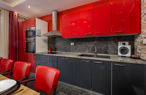 Vantacici House | Beautiful home in Vantacici with sauna