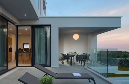 Viskovici Villa | Beautiful private villa for 6 people with A/C, WIFI, private pool, TV, terrace and pets allowed