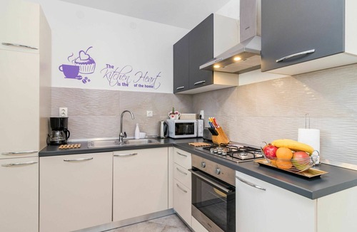 Vinez House | Beautiful private villa for 6 people with A/C, private pool, WIFI, TV and terrace