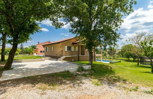 Vinez House | Beautiful private villa for 6 people with A/C, private pool, WIFI, TV and terrace