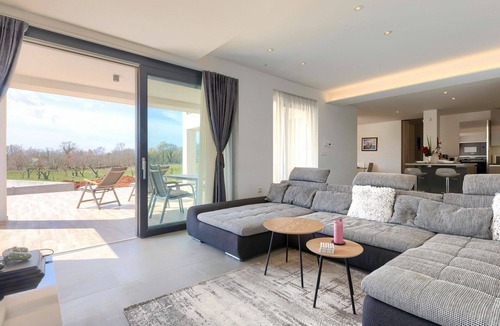 Filipana Villa | Beautiful private villa for 9 people with private pool, WIFI, A/C, TV, terrace and pets allowed