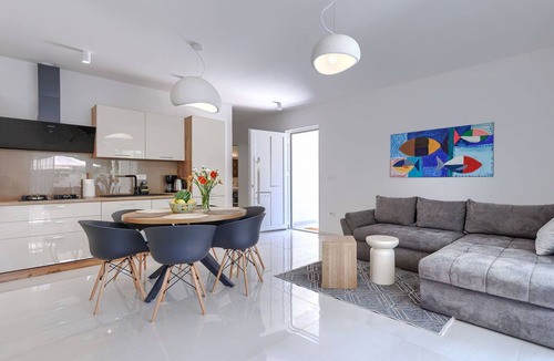 Strmac House | Beautiful private villa for 6 guests with private pool, WIFI, A/C, TV and terrace