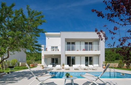 Stanisovi Villa | Beautiful private villa with A/C, WIFI, private pool, TV, terrace, pets allowed and panoramic view