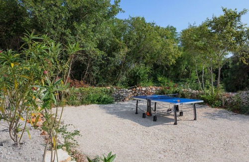 Stanisovi Villa | Beautiful private villa with A/C, WIFI, private pool, TV, terrace, pets allowed and panoramic view