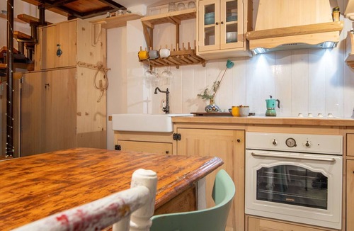 Cres House | Beautiful villa for 4 guests with WIFI, A/C and balcony
