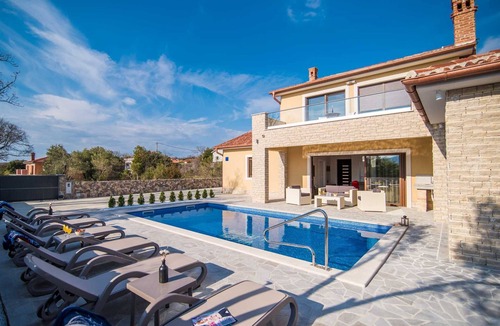 Pinezici House | Beautiful villa LAURA with private pool