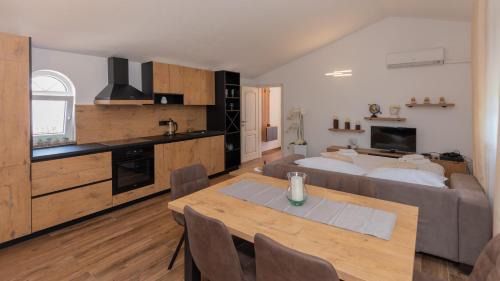 Sestanovac Villa | Beautiful Villa Popovica Dvori in Makarska