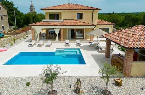 Poljica Villa | Beautiful Villa Vita Maris with heated pool