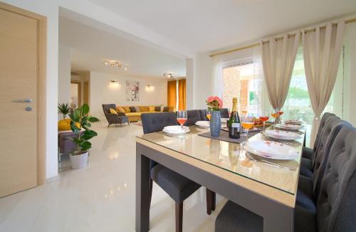Poljica Villa | Beautiful Villa Vita Maris with heated pool
