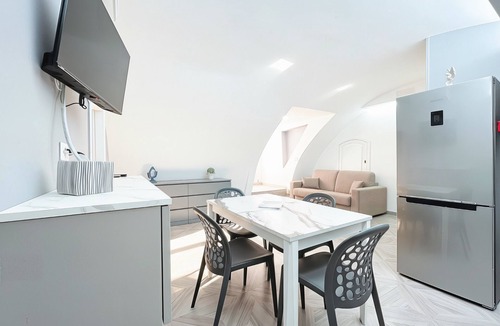 Manfredonia Apartment | Bed and Breakfast 'Appartamento - Orchidea Celeste' with Sea View, Wi-Fi and Air Conditioning