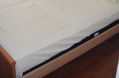 Poljica Apartment | bedroom: double rooms; double bed; laminated wood flooring