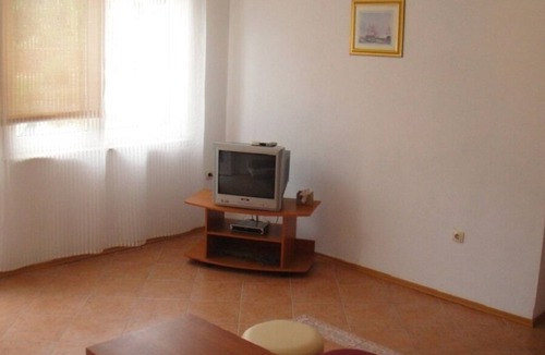 Poljica Apartment | bedroom: double rooms; double bed; laminated wood flooring
