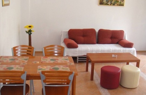 Poljica Apartment | bedroom: double rooms; double bed; laminated wood flooring
