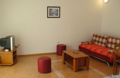 Poljica Apartment | bedroom: double rooms; double bed; laminated wood flooring