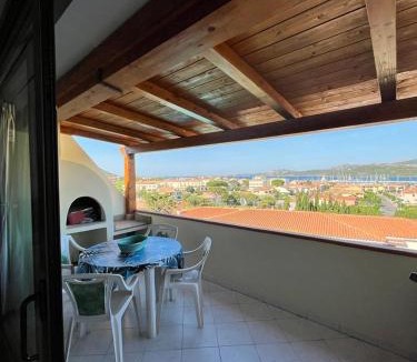 Cannigione Apartment | bilocale vista porto