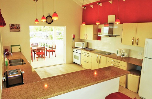 Bolans Villa | Cactus House - Award winning luxury & convenience with absolute privacy.