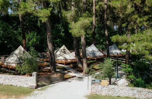 Manjadvorci House | Camp 'Dvor' bell tent accommodation