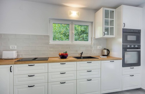 Mali Losinj House | Captain's House - Sv. Jakov/w Terrace, Nerezine, Croatia