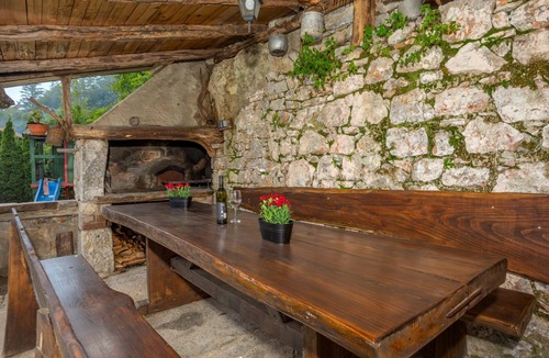 Veprinac Villa | Casa Antica - Storia Verde by Villas Guide