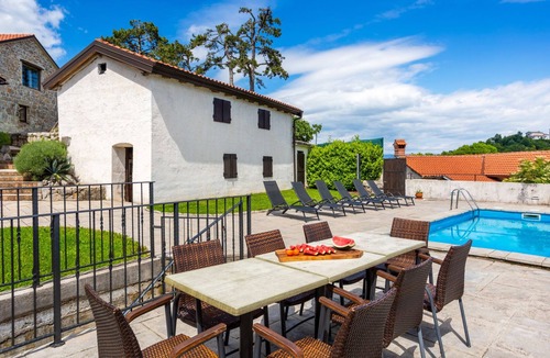 Veprinac Villa | Casa Antica - Storia Verde by Villas Guide