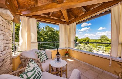 Belavici Villa | Casa Dika Pool & Lounge - Happy Rentals