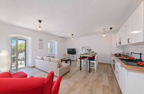 Viskovici Villa | Casa Dorella in peaceful location with a sea view