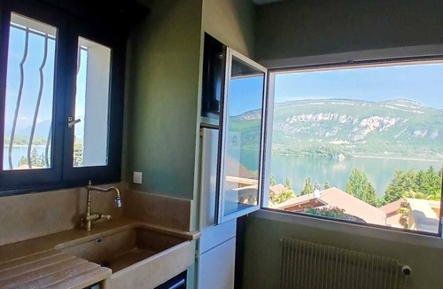 Conjux House | "Casa Frangi" Enchanting view of Lac du Bourget, beach within walking distance