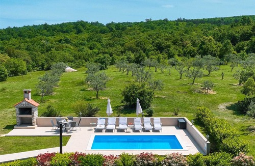 Rogocana Villa | Casa Ivanovac with pool and large front yard