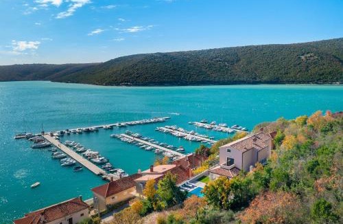 Trget House | Casa Mia near the sea with a stunning view