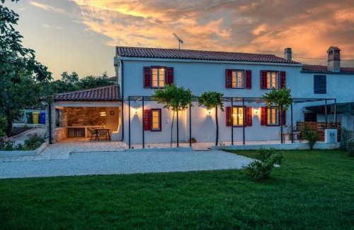 Mali Vareski Villa | Casa Mirna for 7 people near Pula with sea view & only 2 km from the sea