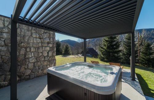 Mrkopalj Ski Chalet | CASA NATURA - charming chalet with hot tub