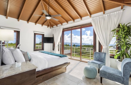 West End Village Villa | Château Genesis : Cozy Caribbean Retreat
