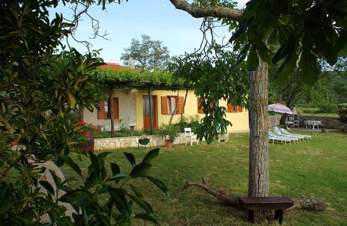Salakovci House | Charmantes Ferienhaus in Bartići mit Terrasse by Interhome