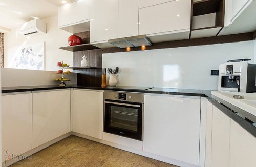 Klenovica Apartment | Charming apartment with pool, sea view, garage, washing machine
