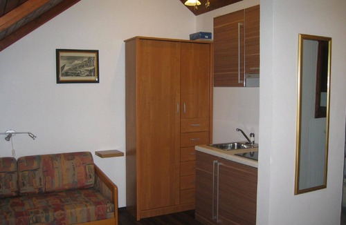 Tice House | Charming apartment with balcony