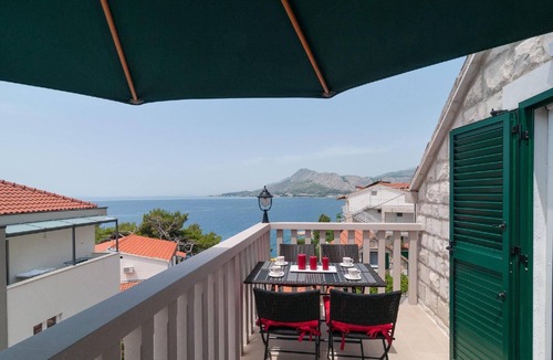 Tice House | Charming apartment with balcony