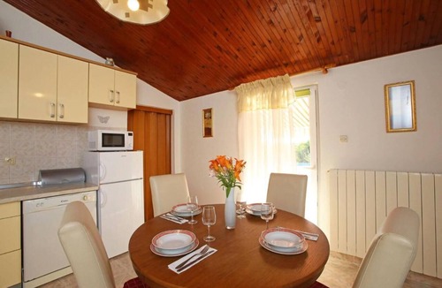 Ripenda Verbanci House | Charming family-friendly 2-bedroom house in welcoming Labin