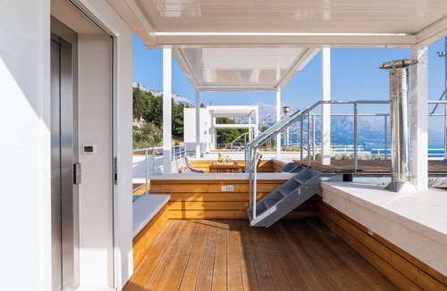 Borak House | Charming Villa with WiFi, fitness room in enchanting Omiš