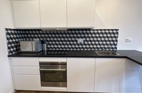 Notre-Dame du Mont Apartment | Chez l'Authentique, a large, cosy T2 on Cours Julien