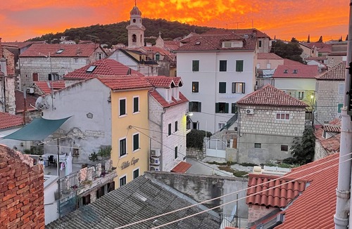 Split Apartment | * City apartment with a view for 2-4 people