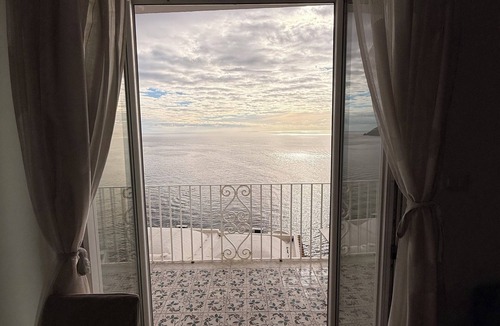 Positano House | Comfortable apartment near the sea and Naples, Positano