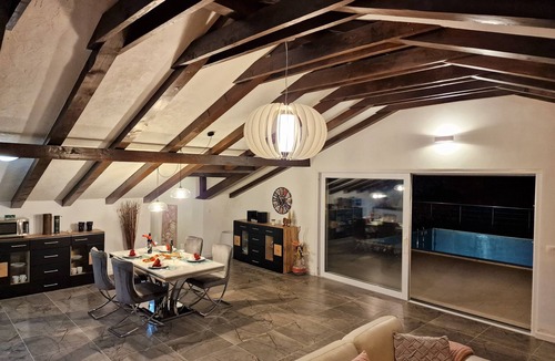 Praputnjak Villa | Comfortable Croatian villa with pool, billiard, basketball court, darts, bicycle