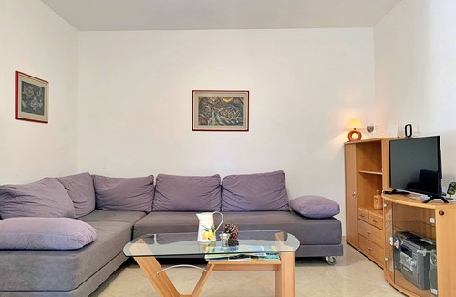Silo Apartment | Comfortable One-bedroom Apartment on Ground Floor Viola