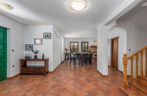 Stanisovi Villa | Comfortable stone Villa Maggie with shared pool in Resort Vlakovo